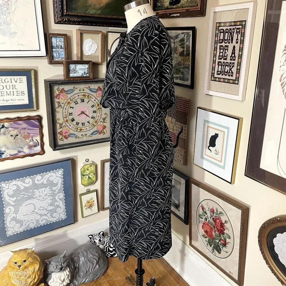 80s Vintage Pellini Black and White Long Sleeve Pleated Bust Midi Dress 11/12 - Picture 4 of 5